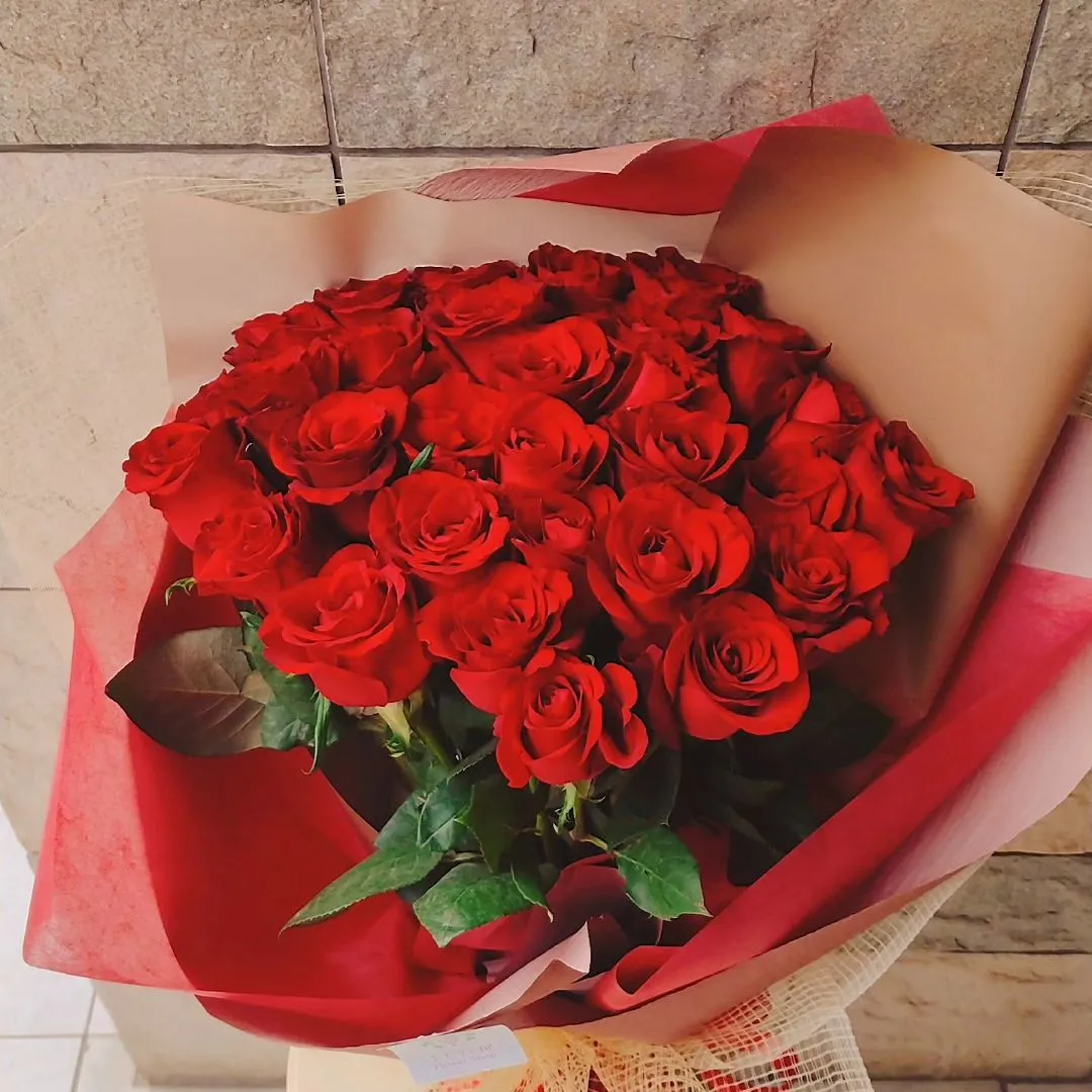 ご結婚記念日に、30本のバラの花束のご注文頂きました🌹